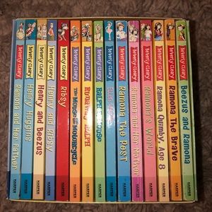 The world of Beverly Cleary book set!!